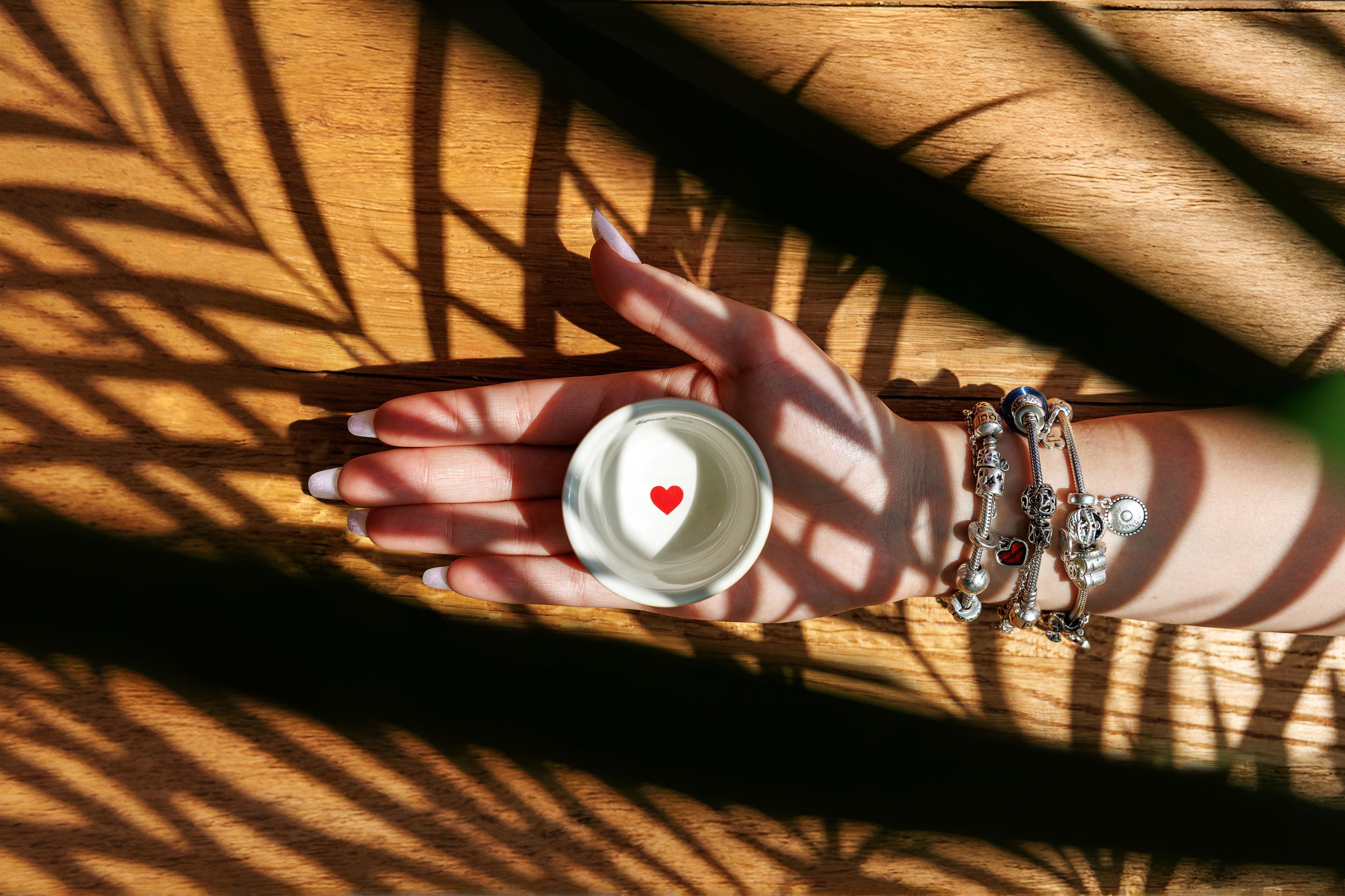 Cească espresso dublu Chiba intr-un mediu de cafenea de specialitate.